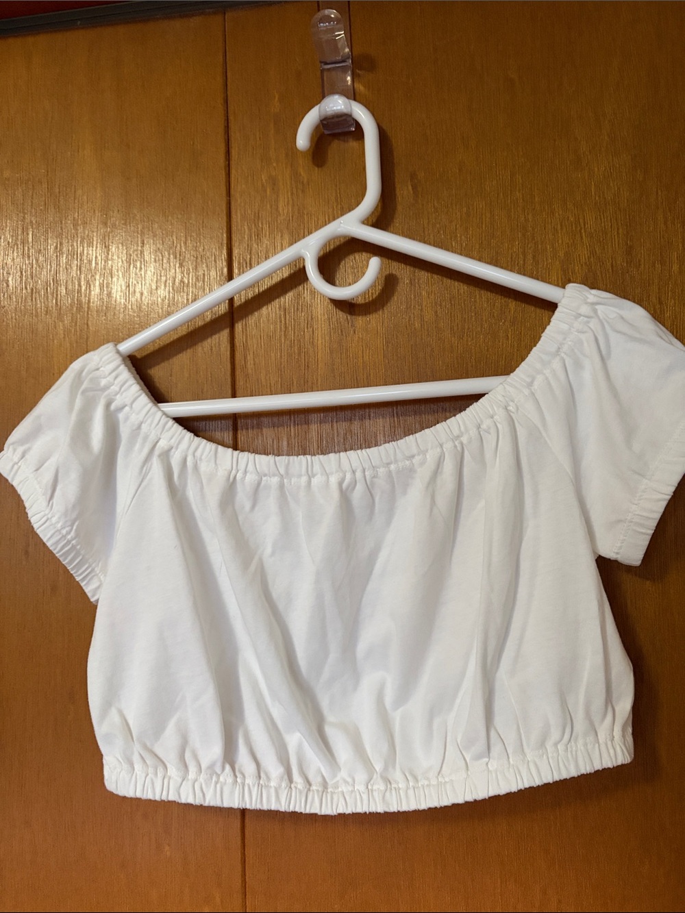 Wilfred White Off-Shoulder Crop Top